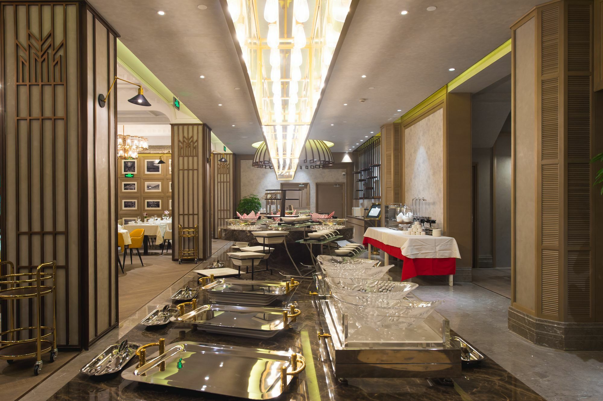 Jinjiang Metropolo Classiq Shanghai Nanjing Road Zewnętrze zdjęcie